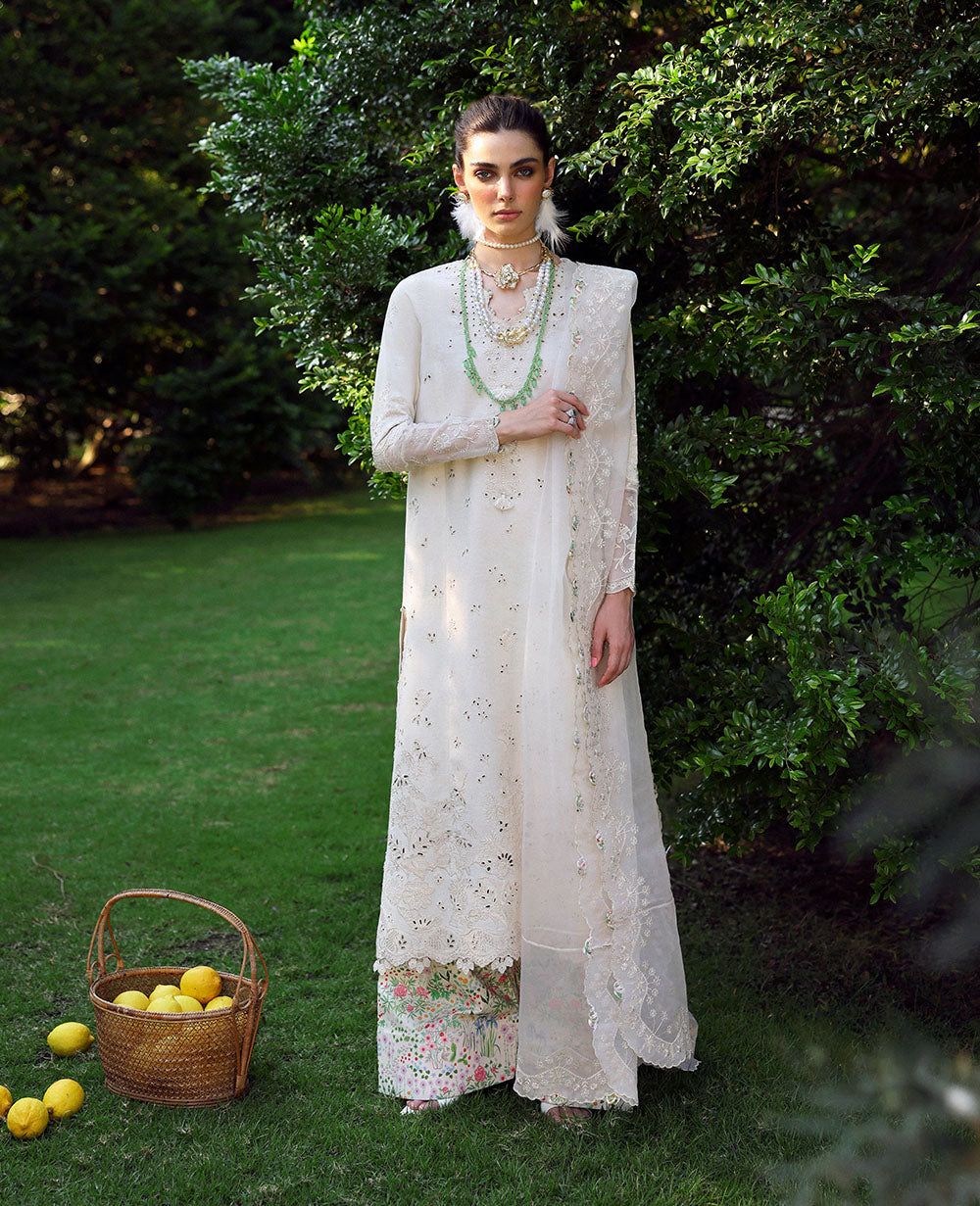 REPUBLIC WOMENS WEAR M-143